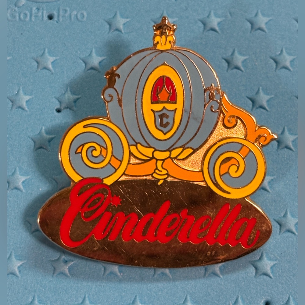 Cinderella Carriage 2000 Celebrate the Future Hand in Hand Disney Pin LE 20000